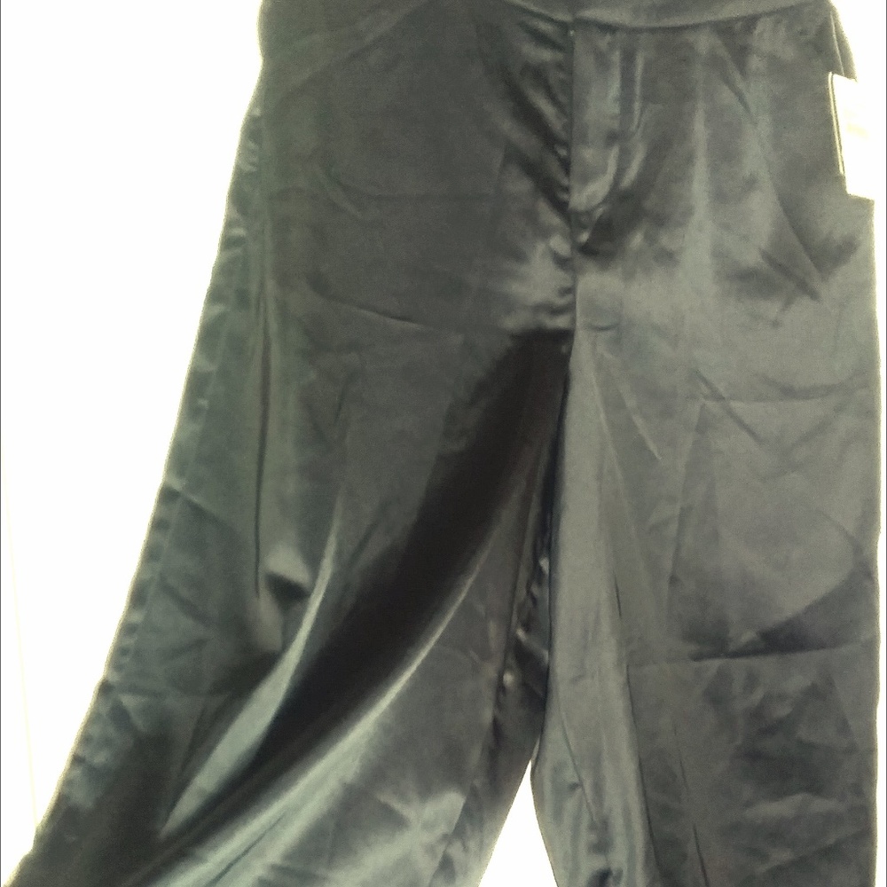 Womens capri/goucho